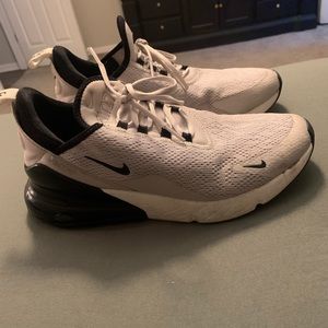 Women Nike 270 size 9